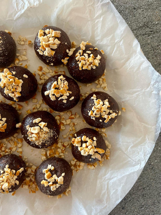 PEANUT BUTTER PRETZEL CHOCOLATE BITES