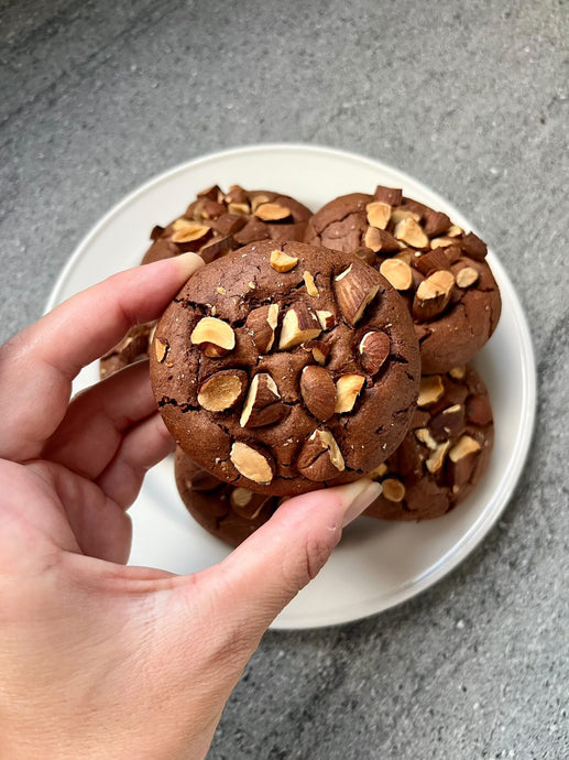 CHOCOLATE ALMOND COOKIES