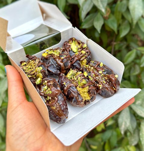 PISTACHIO DATE BITES