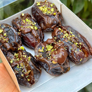 PISTACHIO DATE BITES