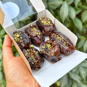 PISTACHIO DATE BITES